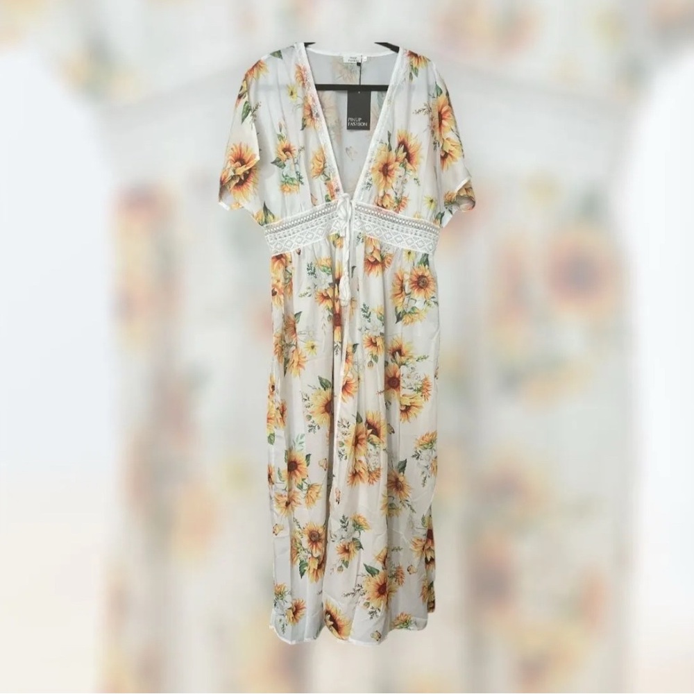 Pin Up Fashion Floral Maxi Kimono/CoverUp with Lace Detail